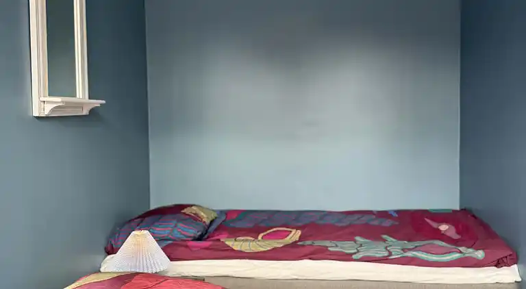 Ferie i Sandvig nær strand og klippekyst