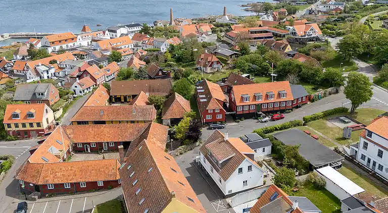 Ferie i Sandvig nær strand og klippekyst
