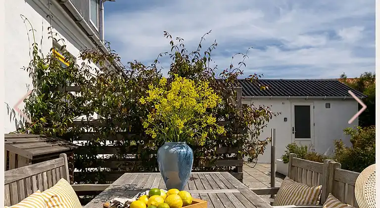 Nyrenoveret ferielejlighed i hjertet af Sandvig