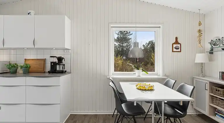 Geräumiges Ferienhaus 150 m vom Strand