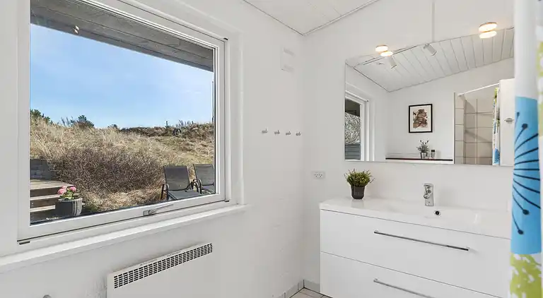 Geräumiges Ferienhaus 150 m vom Strand