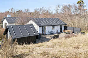 Geräumiges Ferienhaus 150 m vom Strand
