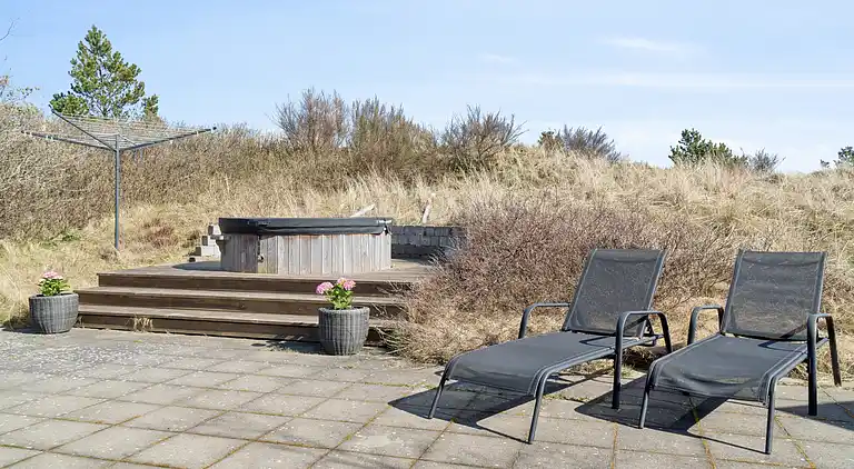 Geräumiges Ferienhaus 150 m vom Strand