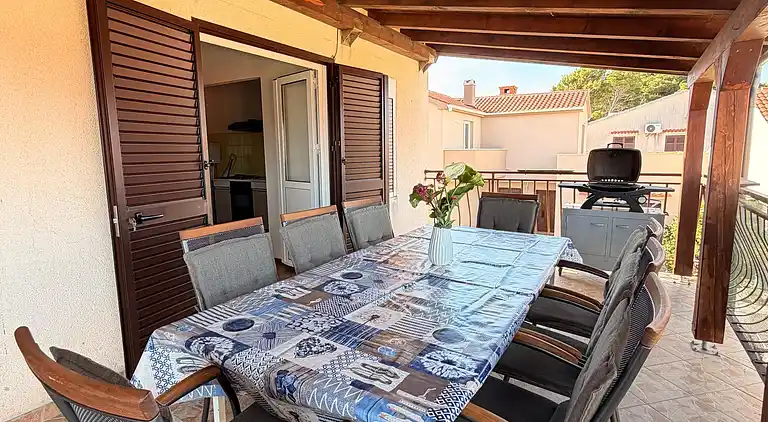 3-Zimmer-Ferienwohnung mit Terrasse und Meerblick Ugljan