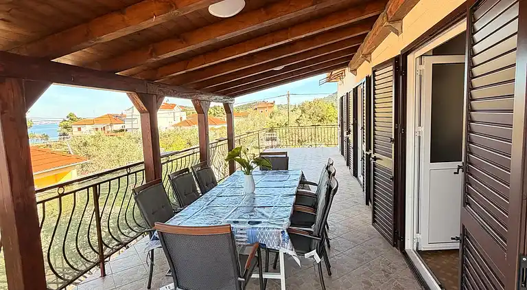 3-Zimmer-Ferienwohnung mit Terrasse und Meerblick Ugljan