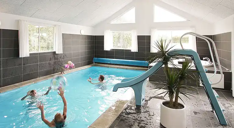 Idyllisches Familienhaus mit Pool & Aktivitäten