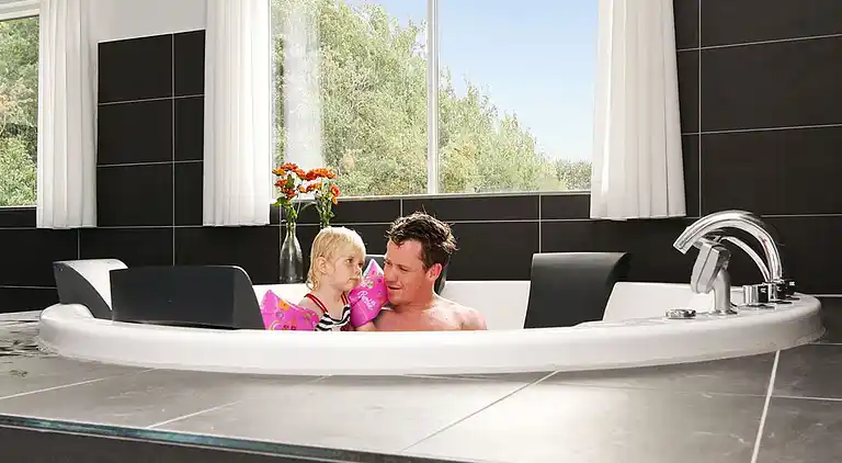 Idyllisches Familienhaus mit Pool & Aktivitäten