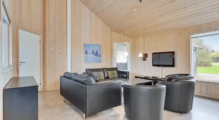 Idyllisches Familienhaus mit Pool & Aktivitäten