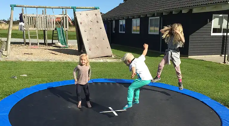 Idyllisches Familienhaus mit Pool & Aktivitäten