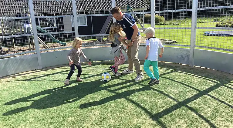 Idyllisches Familienhaus mit Pool & Aktivitäten