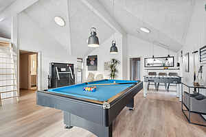 Large pool summer house for 20