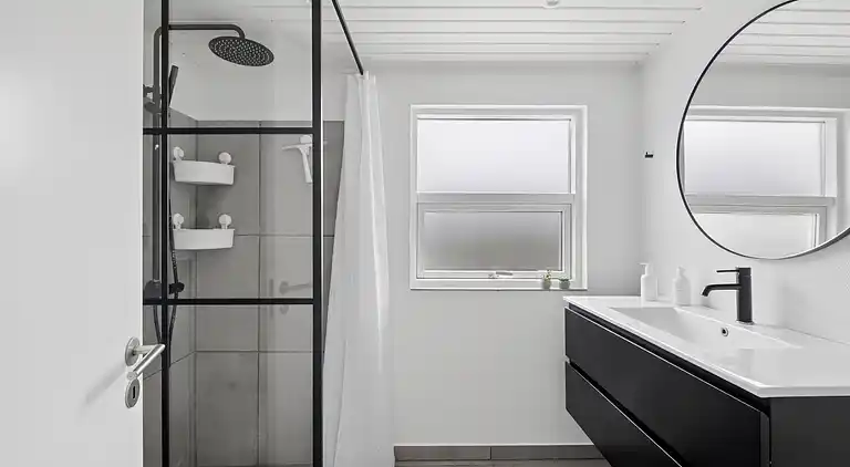 Neu renoviertes Ferienhaus 150 m vom Fjord