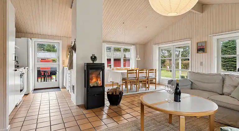 Schöne Ferienbasis nah Strand und Spodsbjerg