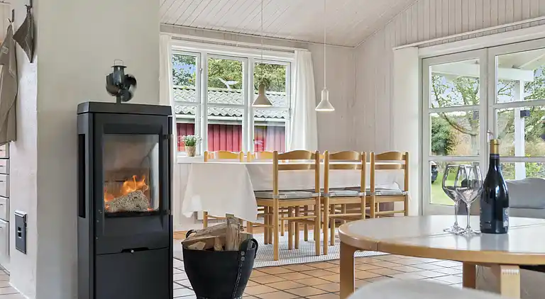 Schöne Ferienbasis nah Strand und Spodsbjerg