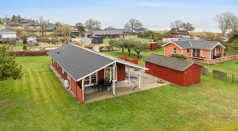 Schöne Ferienbasis nah Strand und Spodsbjerg