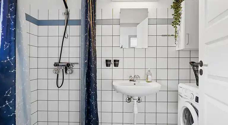 Ferielejlighed med pool på Bornholm