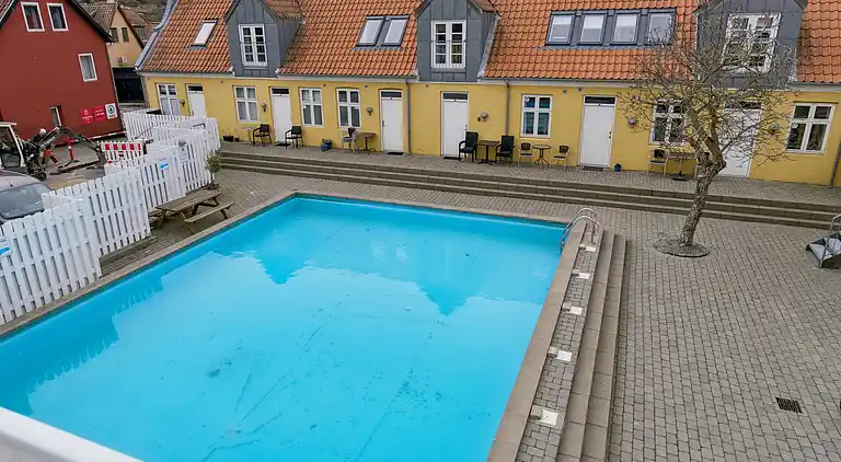 Ferielejlighed med pool på Bornholm