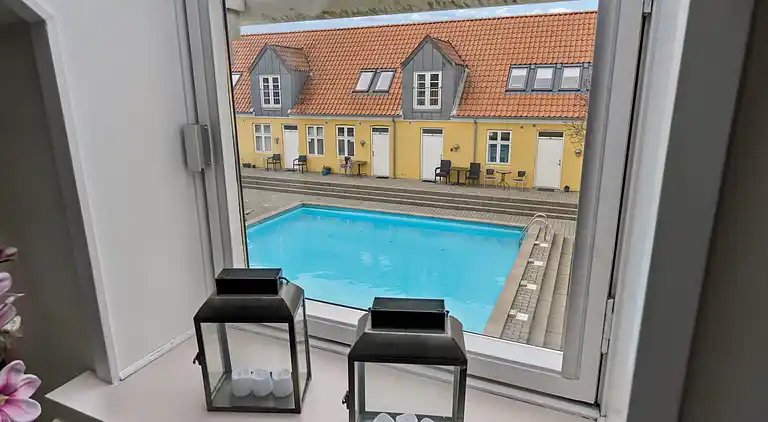 Ferielejlighed med pool på Bornholm