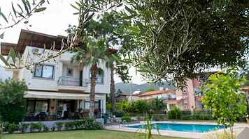 Villa en pierre de 6 pièces avec piscine privée - Vue sur la