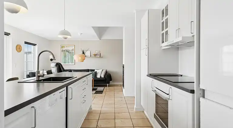 Mysigt, centralt och modernt sommarhus nära havet
