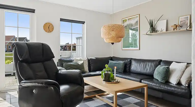 Mysigt, centralt och modernt sommarhus nära havet