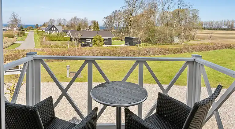 Mysigt, centralt och modernt sommarhus nära havet