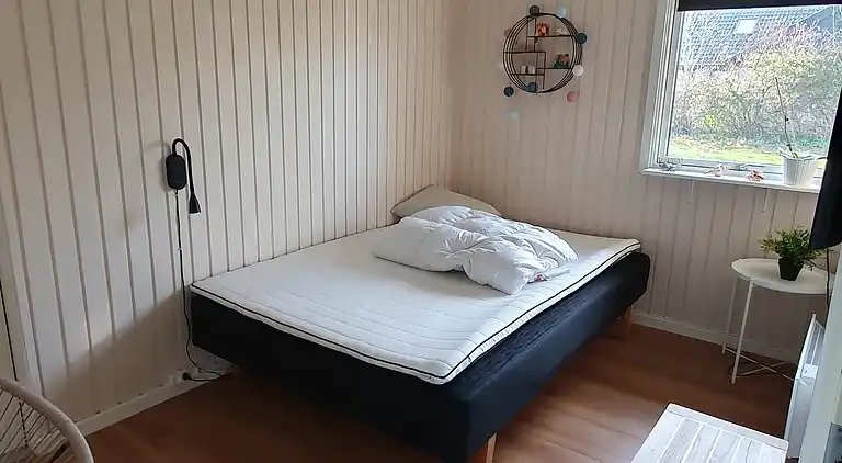 Rummeligt sommerhus tæt på Enebærodde
