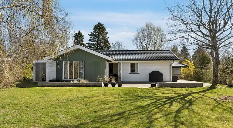 Hyggeligt sommerhus nær strand og Gilleleje
