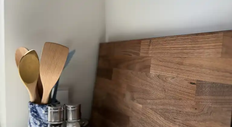 Nyrenoveret ferielejlighed i hjertet af Sandvig