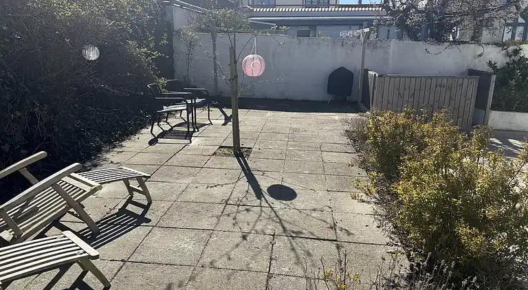 Nyrenoveret ferielejlighed i hjertet af Sandvig