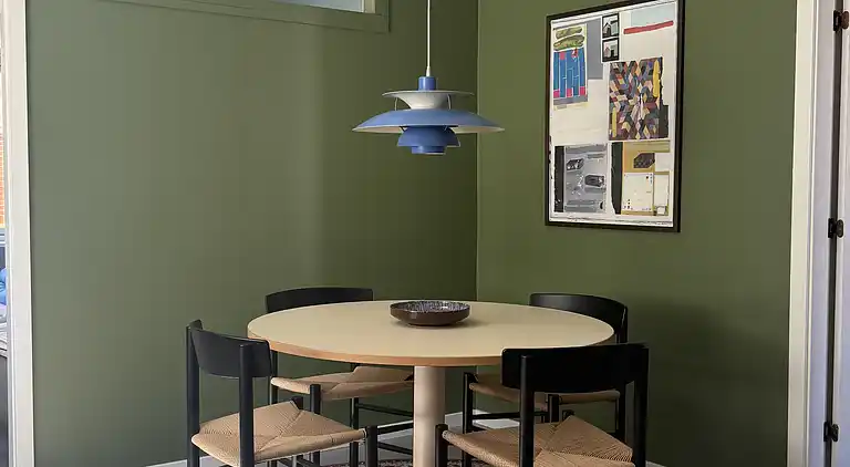 Nyrenoveret ferielejlighed i hjertet af Sandvig