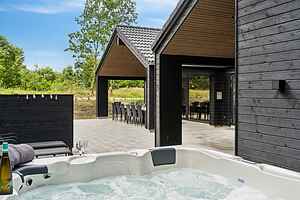 Luksuriøst poolhus i Saksild for familier