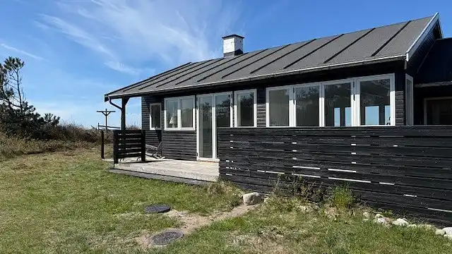Helles und schönes Ferienhaus direkt am Wasser