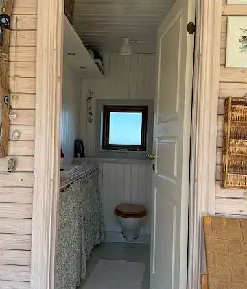 Helles und schönes Ferienhaus direkt am Wasser