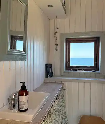 Helles und schönes Ferienhaus direkt am Wasser