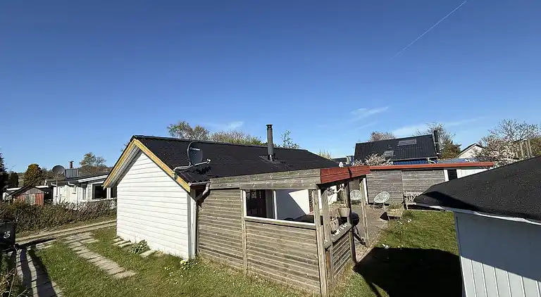 Sommerhus der oser af hygge og komfort. 