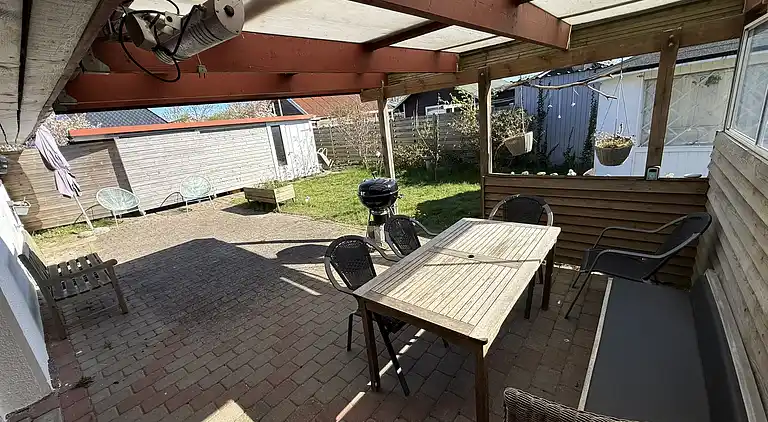 Sommerhus der oser af hygge og komfort. 