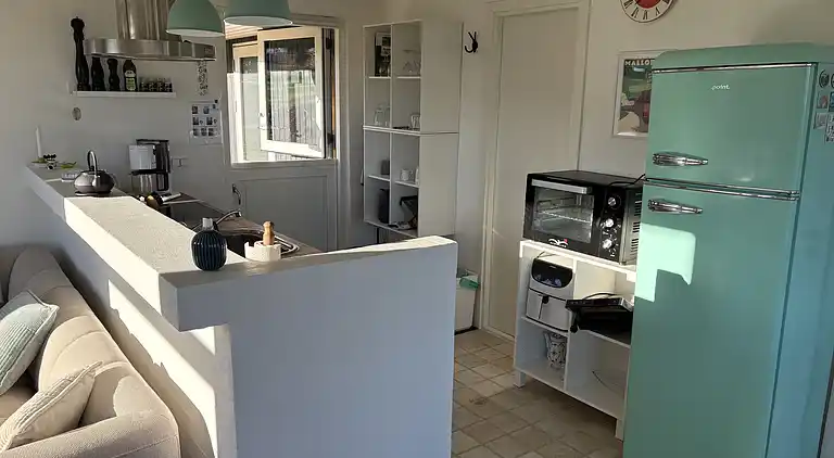Skønt, ugeneret sommerhus nær strand