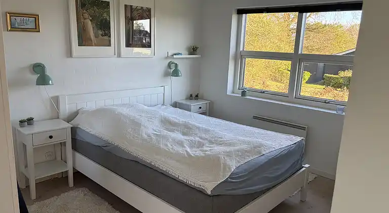 Skønt, ugeneret sommerhus nær strand