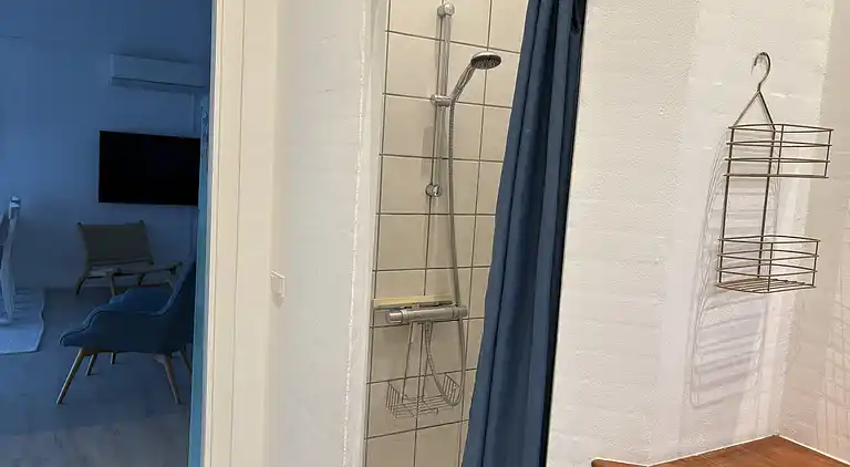Skønt, ugeneret sommerhus nær strand