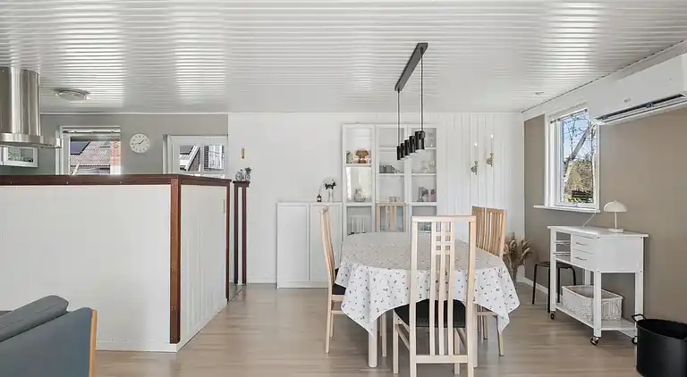 Hus för 6 nära strand och Hals centrum