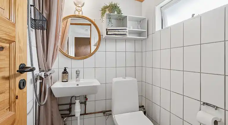 Charmerende sommerhus med udsigt til Østersøen