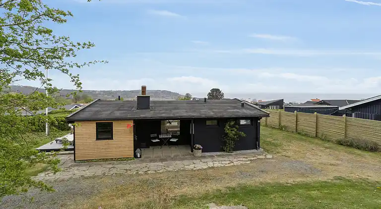 Charmerende sommerhus med udsigt til Østersøen