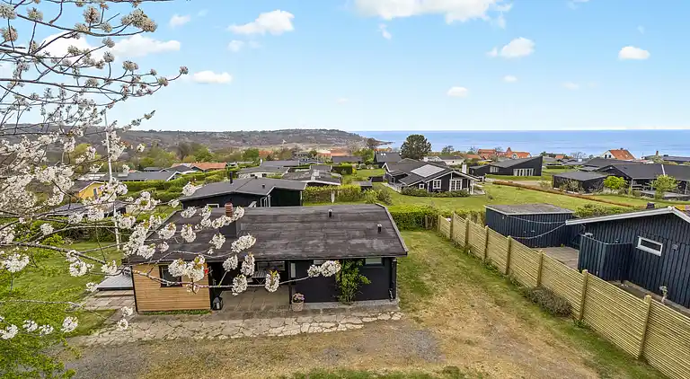 Charmerende sommerhus med udsigt til Østersøen