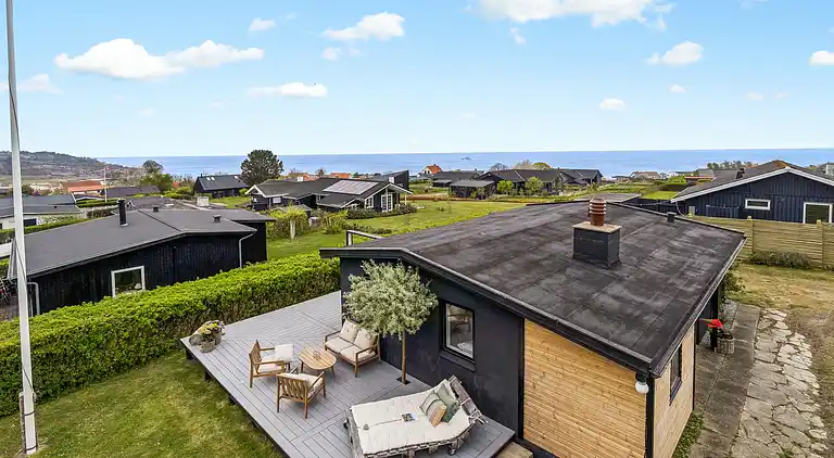 Charmerende sommerhus med udsigt til Østersøen