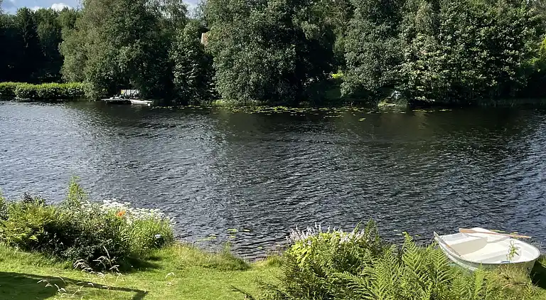 Härligt semesterhus intill en sjö