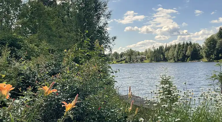 Härligt semesterhus intill en sjö