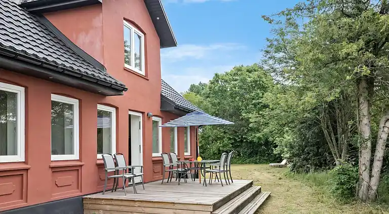 Rummeligt feriehus naturskønne omgivelser