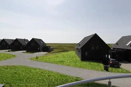 Lækkert stort træhus med spa, sauna og Internet